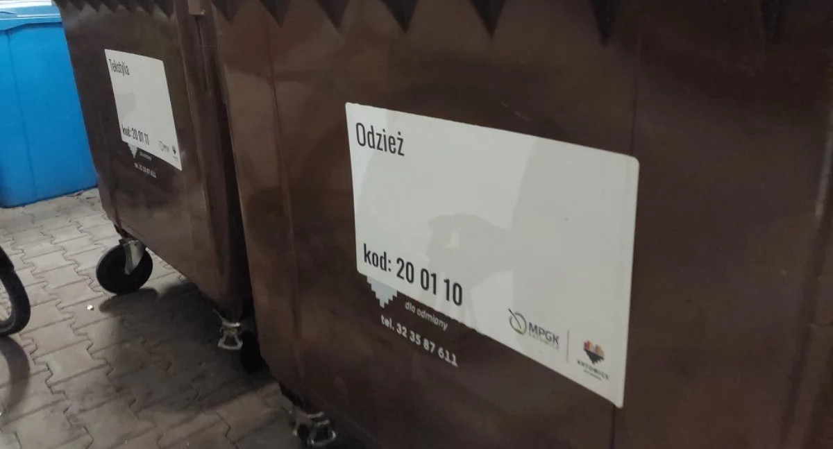 Odpady, Radni wnioskują zmiany sposobie odbioru zużytych ubrań tekstyliów - zdjęcie, fotografia