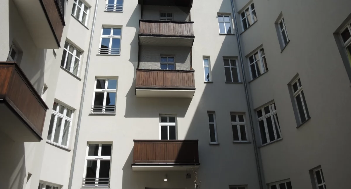 Mieszkania, Zakończyła modernizacja miejskiej kamienicy Gliwickiej Część mieszkań przyszli najemcy będą musieli wykończyć - zdjęcie, fotografia