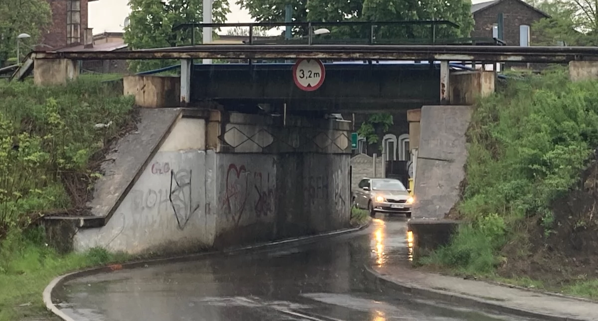 Dla kierowców, poniedziałek zostanie zamknięty przejazd wiaduktem Szopienicach Będą duże zmiany kierowców pasażerów komunikacji miejskiej - zdjęcie, fotografia
