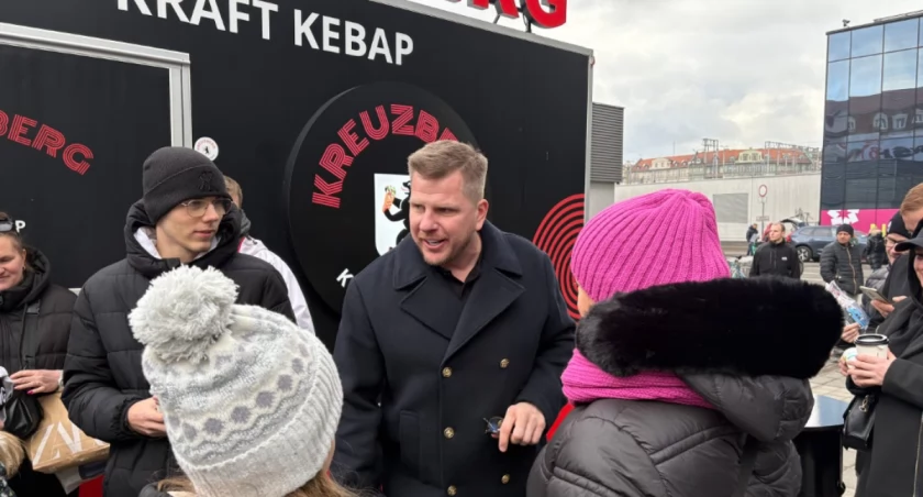 Filip Chajzer na otwarciu swojego food trucka w Katowicach