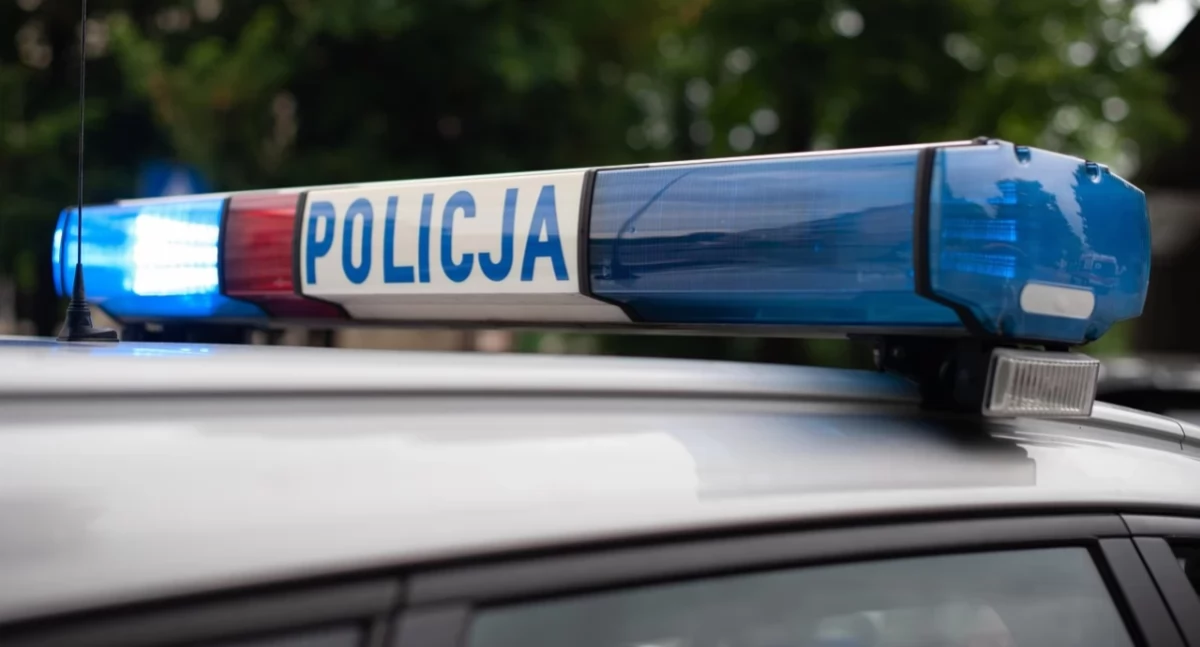 Komunikaty Policji, Policja szuka mężczyzny który przywłaszczył portmonetkę pieniędzmi dokumentami - zdjęcie, fotografia