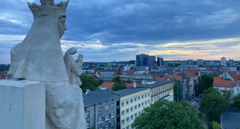 Widok z dachu katedry Chrystusa Króla.
