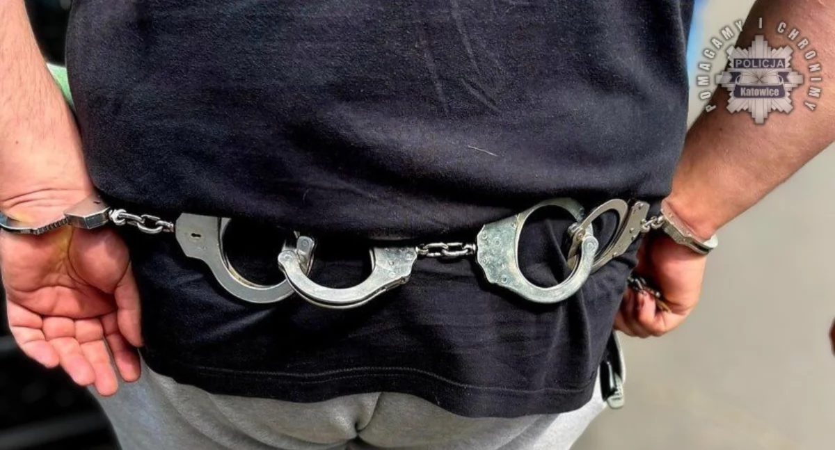 Sprawy kryminalne, Plantacja marihuany Superjednostką Policja odkryła uprawę jednym garaży - zdjęcie, fotografia
