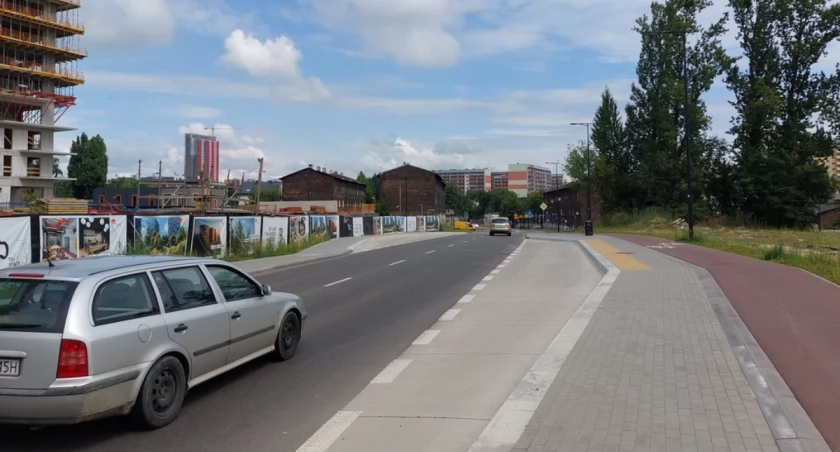 Zatoki przystankowe już są gotowe.