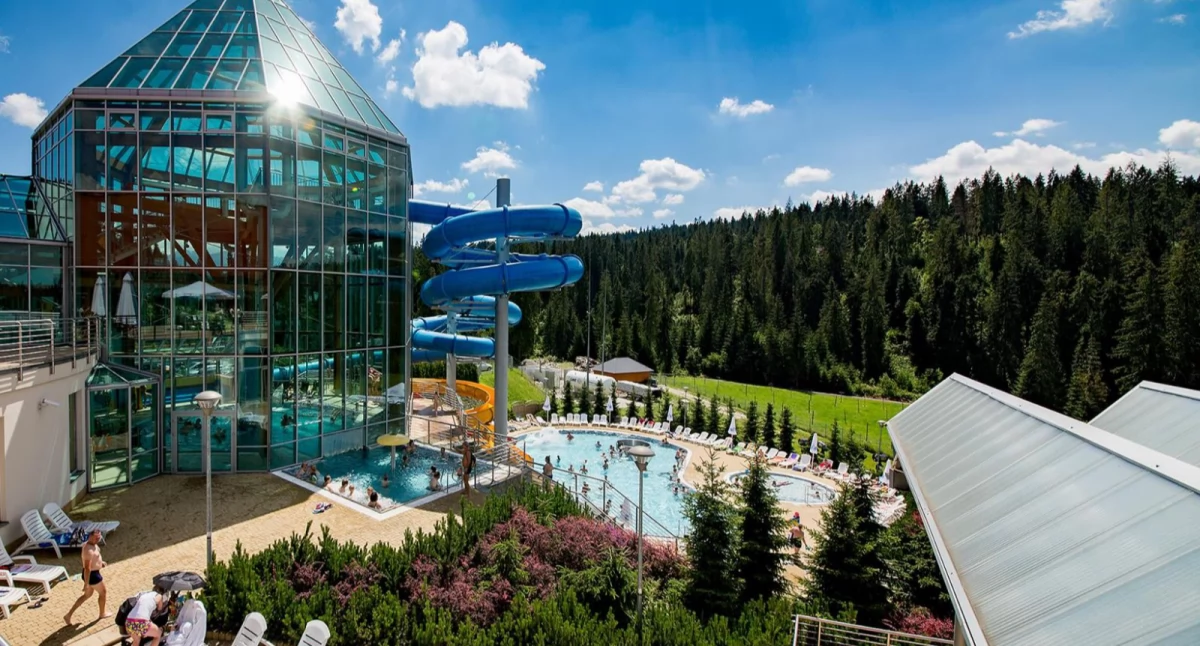 Artykuł sponsorowany, Szukasz miejsca wczasy górach basenem Hotel BUKOVINA zachwyci Twoich najbliższych - zdjęcie, fotografia