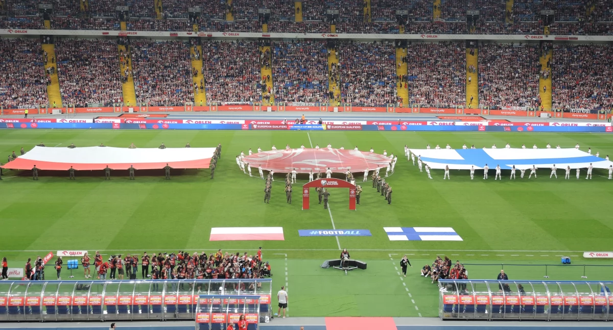 Piłka nożna, Polska wygrała Finlandią Stadionie Śląskim eliminacjach - zdjęcie, fotografia
