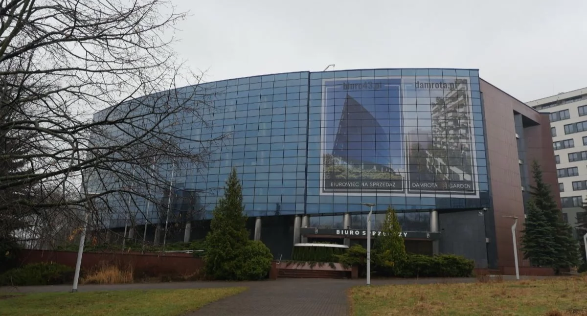 Biurowiec przy ul. Powstańców 43.