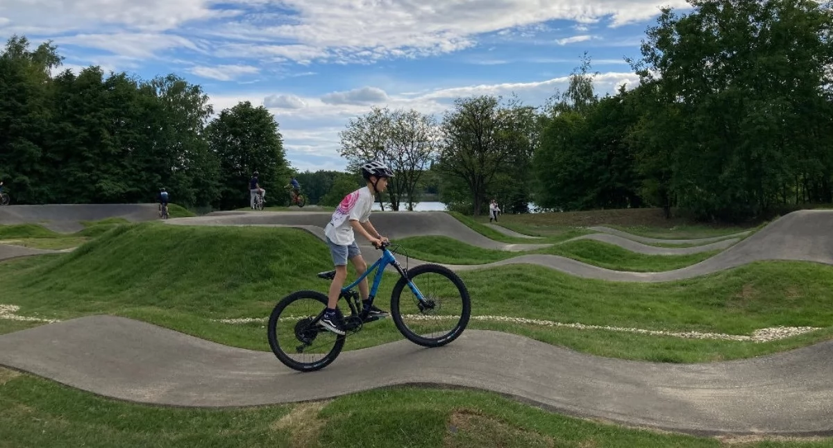 Pumptrack w Dolinie Trzech Stawów zrealizowany z BO.