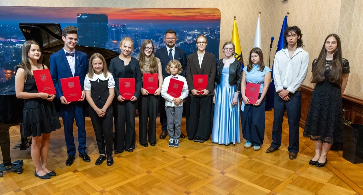 Laureaci nagrody prezydenta Katowic. Fot. Sławomir Rybok/biuro prasowe UM Katowice.