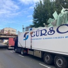 Tir uderzył w wiadukt w Katowicach (5)