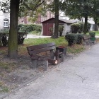 Zdewastowane ławki w Szopienicach (3)