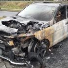 Spalony mercedes na os. Tysiąclecia (2)