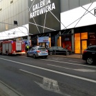 Samochód wjechał w Galerię Katowicką (3)