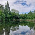 Są stali bywalcy, którzy przychodzą tu pić alkohol.