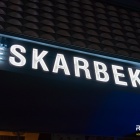 RazDwa neony Skarbek probne noc 09