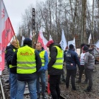 Związkowcy blokują tory (1)