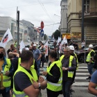 Pikieta związkowców przed biurem Morawieckiego (2)
