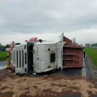 Wywrotka ciężarówki na A4 (6)