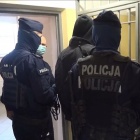Oszuści internetowi zatrzymani przez policję (2)