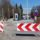 Przebudowa wjazdu przy  „Karolince” jeszcze się nie skończyła.