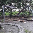 Zdewastowane ławki w Szopienicach (2)