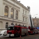 Strażacy usuwali nawisy śnieżne, fot. KM PSP Katowice (1)