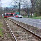 Linia tramwajowa na al. Korfantego jest w większości jednotorowa.