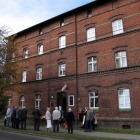 Odsłonięcie tablicy przy Le Ronda 56 (8)