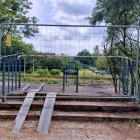 Fragment starej kładki ma zostać wykorzystany przy budowie nowej.