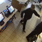 Napad z nożem w ręku w Burger King Katowice (2)