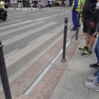 Przejście dla pieszych z sygnalizacją w chodniku ()