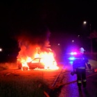 Pożar samochodu w Dąbrówce Małej (2)