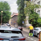 Problem z przejazdem śmieciarki na ull. Różanej w Katowicach (6)