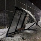 Kierowca wjechał w przystanek na Giszowcu (3)