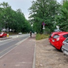 Kierowcy rozjeżdżają drogi rowerowe w rejonie Doliny Trzech Stawów (3)