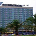 Hotel Silesia przed wyburzeniem.