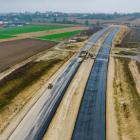 Wiadukt WS-11, który przeprowadzi S1 nad linią kolejową w Bieruniu. Widok trasy w...