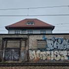 Dworzec w Piotrowicach jest opuszczony od kilku lat.