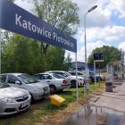 W Piotrowicach wiele osób przesiada się z samochodu na pociąg.