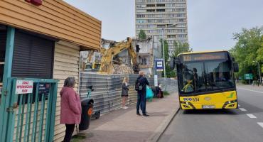 Mieszkańcy skarżą się na rozbiórkę banku na Koszutce. Była kontrola PINB