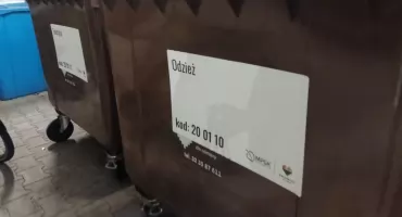 Radni wnioskują o zmiany w sposobie odbioru zużytych ubrań i tekstyliów