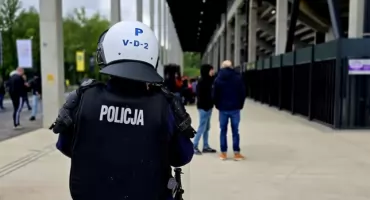 „Pamiątki” po Cracovii i incydenty na stadionie miejskim w Katowicach. Trzeba zamontować dodatkowe zabezpieczenia