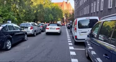 W Katowicach rozpoczęły się badania parkingowe. Ich efektem może być poszerzenie Strefy Płatnego Parkowania