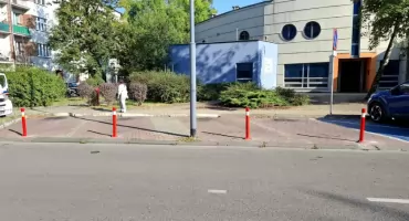 MZUiM wyłączył cztery ogólnodostępne miejsca parkingowe i przekazał do dyspozycji szpitala. Wyjaśnienie na jakiej podstawie to zrobił przekracza możliwości Katowickiej Agencji Wydawniczej