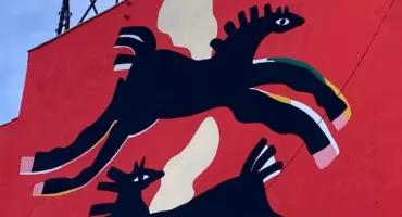 Nowy mural z okazji 160-lecia Katowic. Jego autorka poszukiwała kontrastu dla szarości ulicy