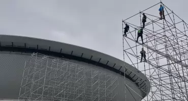 Przed Spodkiem zaczęła się budowa sylwestrowej sceny. Impreza będzie sporo kosztować