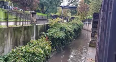 Jest szansa na dalsze porządki wzdłuż Rawy. Na razie koryto wygląda kiepsko
