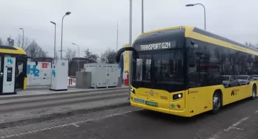 Wodorowy autobus zatrzymał się na drodze. PKM wyjaśnia co się stało