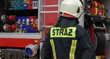 Pożar samochodu na os. Witosa. To już kolejny przypadek w krótkim czasie