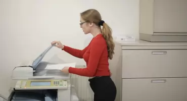Wynajem kserokopiarki w firmie — kiedy bardziej opłaca się niż zakup urządzenia?